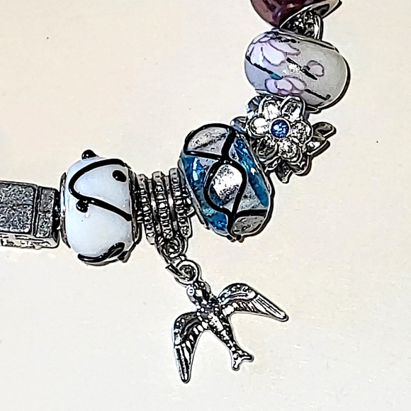 TROLLBEADS STYLE GLASS BEAD BRACELET - 16 UNIQUE BEADS - Picture 2 of 6